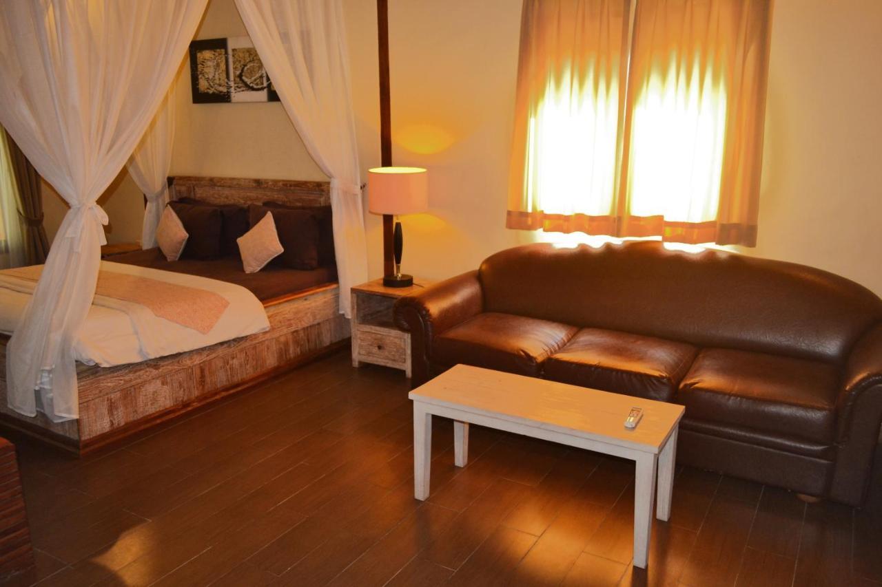 Joglo Villa Bali Penatih Exteriör bild
