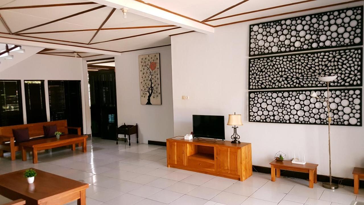 Joglo Villa Bali Penatih Exteriör bild