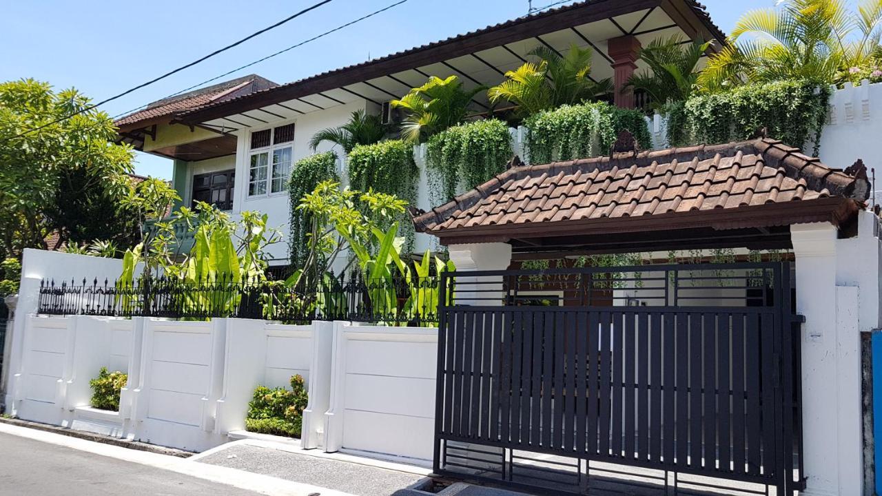 Joglo Villa Bali Penatih Exteriör bild