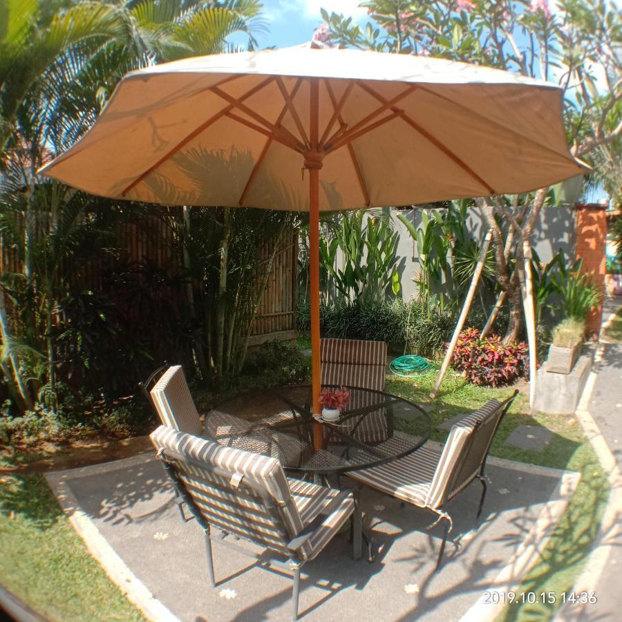 Joglo Villa Bali Penatih Exteriör bild